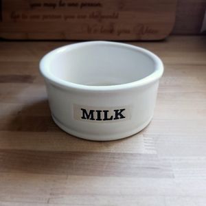 Stoneware cat dish